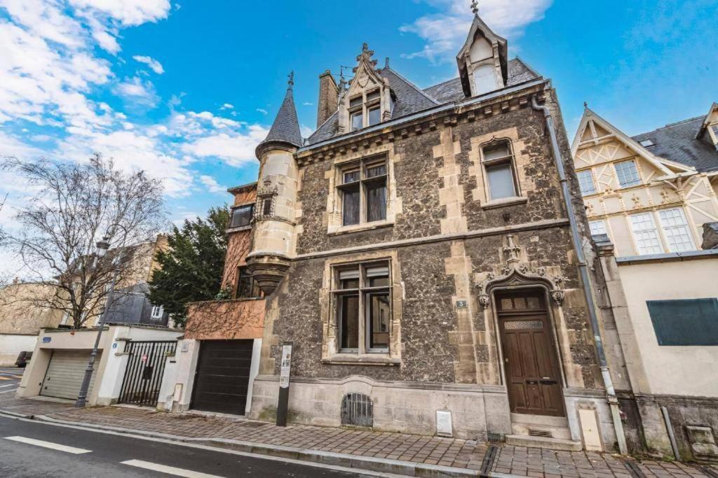 Apartmán Family Avec Vue Sur La Cathedrale De Remeš Exteriér fotografie